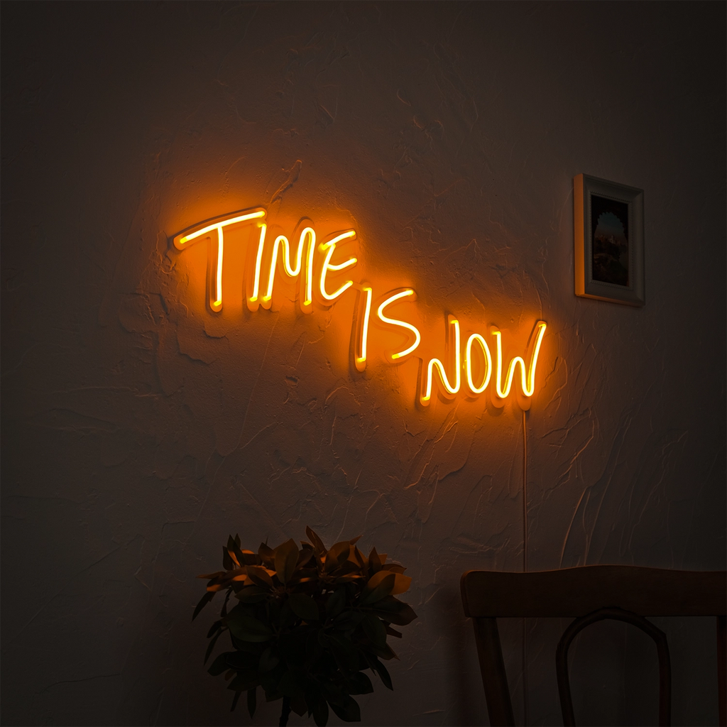 “Time Is Now” · Luz Neón LED · Pieza de Arte Luminoso