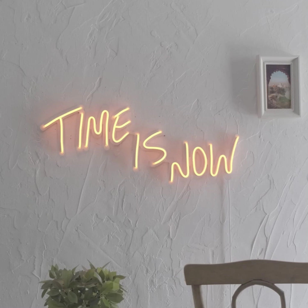 “Time Is Now” · Luz Neón LED · Pieza de Arte Luminoso